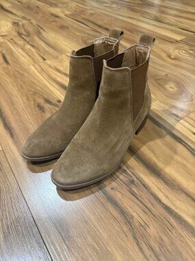 Steve Madden Tan Suede Chelsea Boots
